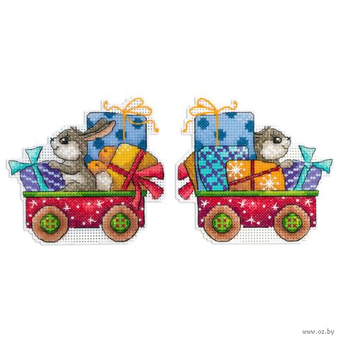 Набор для вышивания на пластиковой канве "Спешим на праздник" (100х100 мм) — фото, картинка